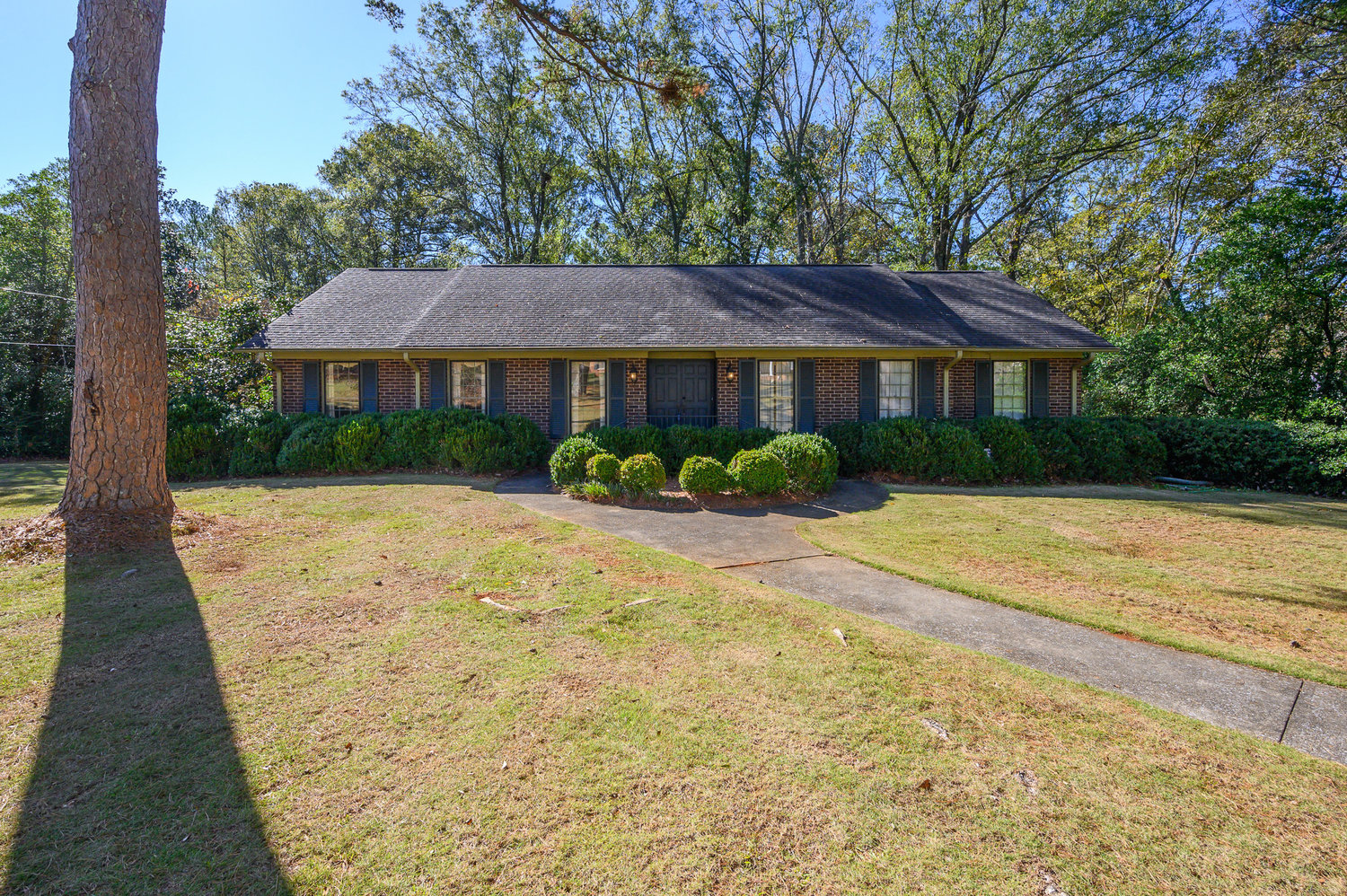 Virtual Tour of Birmingham Metro Real Estate Listing For Sale | 104 Hawthorne Street, Talladega, AL 35160