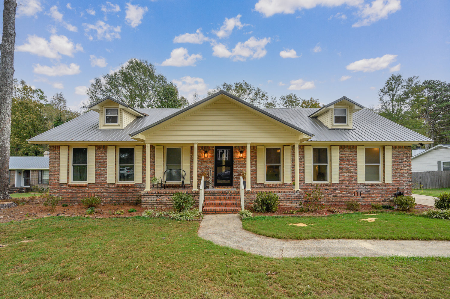 Virtual Tour of Birmingham Metro Real Estate Listing For Sale | 1124 St Clair Road, Moody, AL 35004